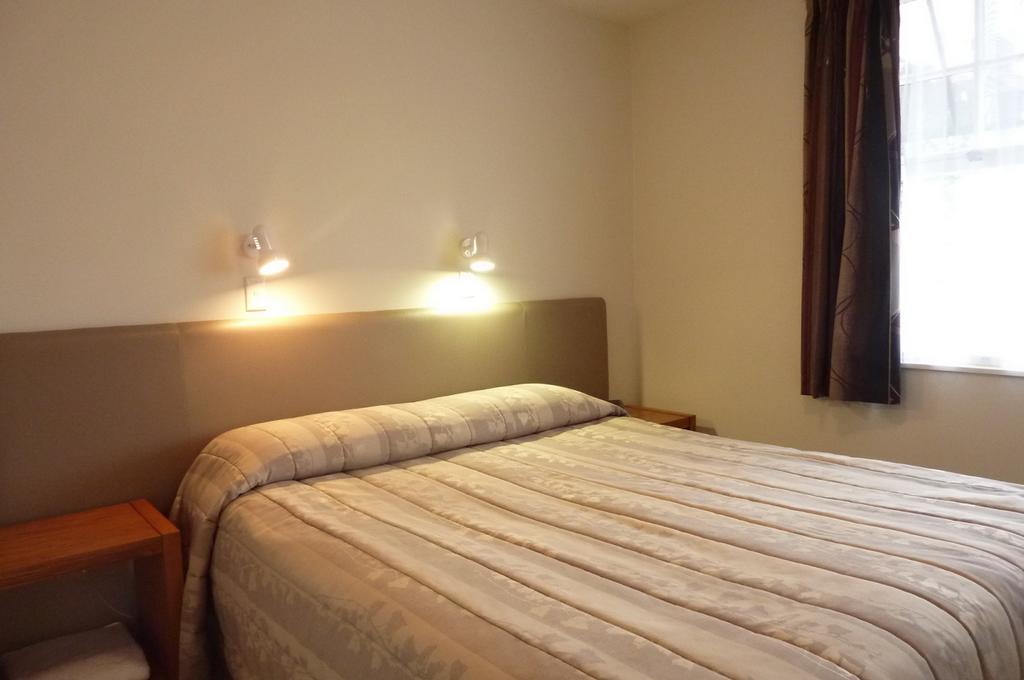 Colonial Inn Motel Christchurch Room photo