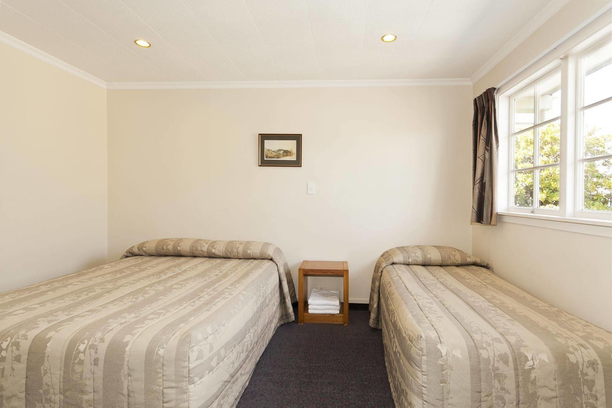 Colonial Inn Motel Christchurch Exterior photo